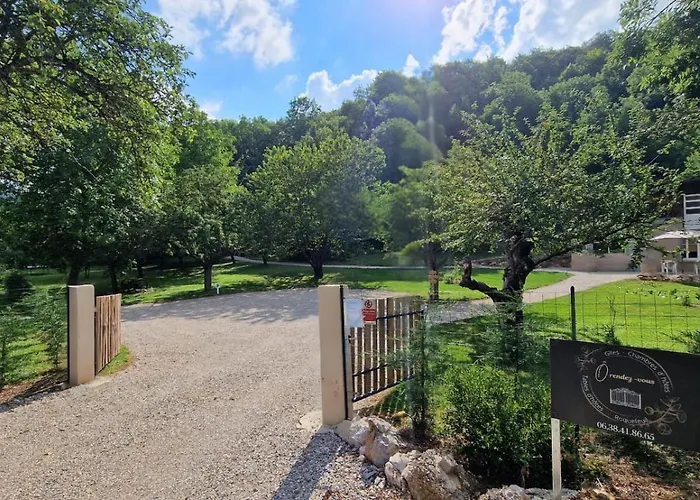 Auberge de jeunesse Dortoir D'étapes Les Troubadours ô Rendez-vous 6 Pers En Demi-pension Roquefeuil